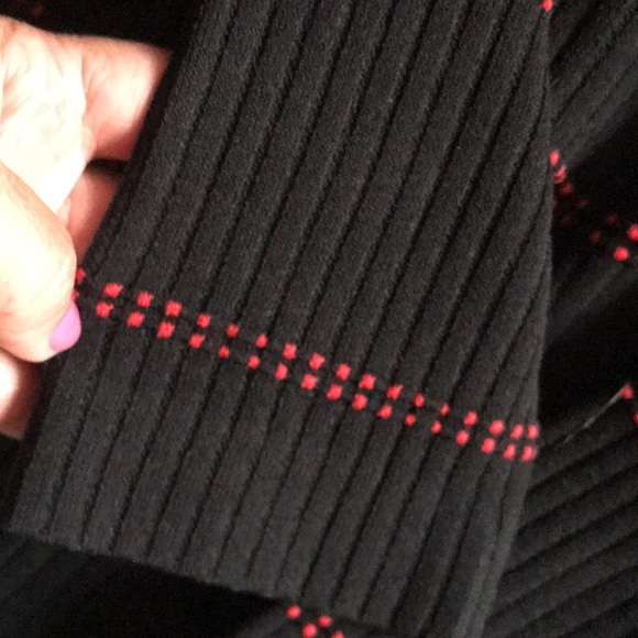 St. John Cardigan Set - Picture 6 of 8